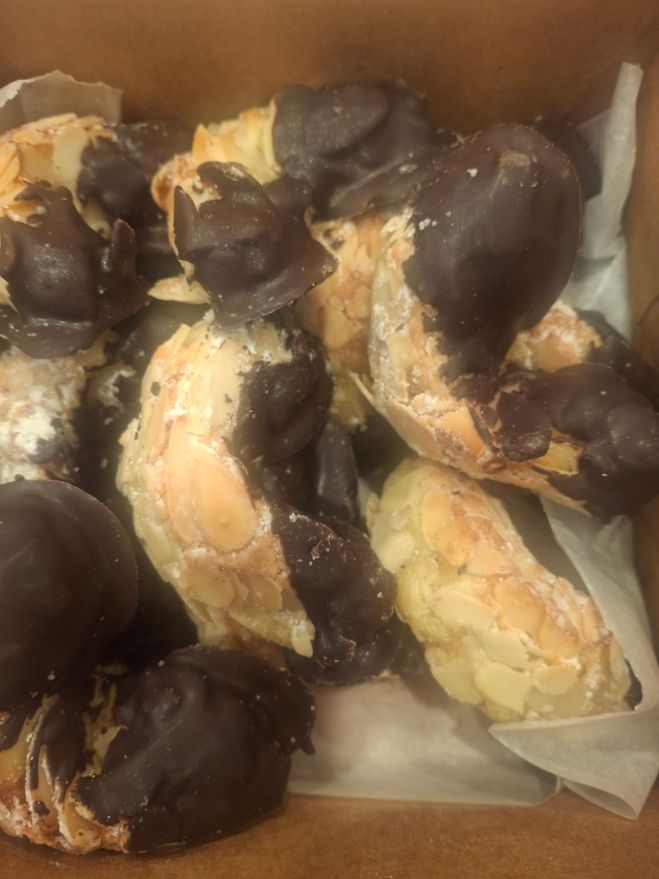 Amaretti Almond Crescent Cookies dipped